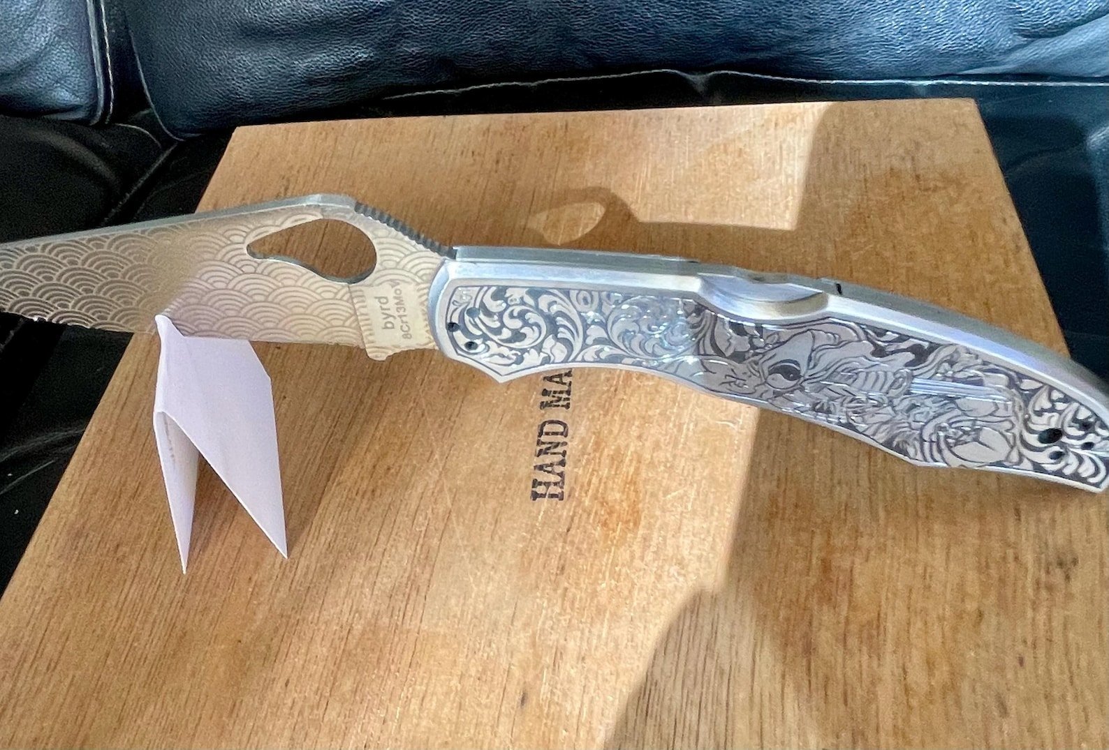 Unique hand engraved Spyderco CaraCara Ronin knife custom engraved custom knife accessory by The Steel Canvas SKU KN-01